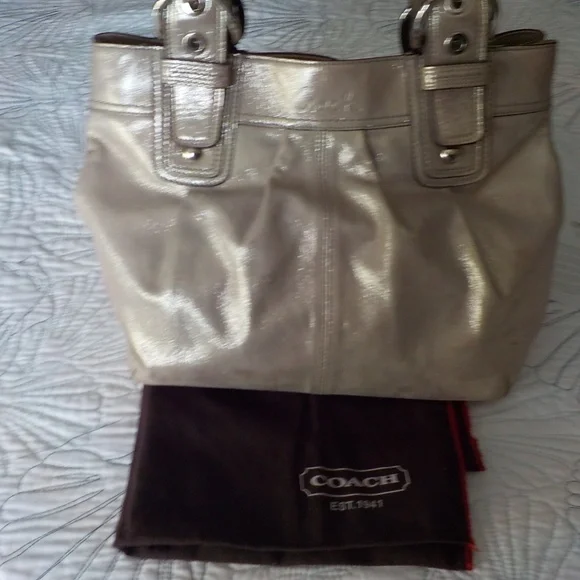 FINAL Coach Metallic Leather Shoulder Bag & Dust Cover Bag - Picture 12 of 16